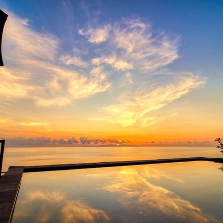 Manta Cottage Seaview Plus Batununggul Exterior photo