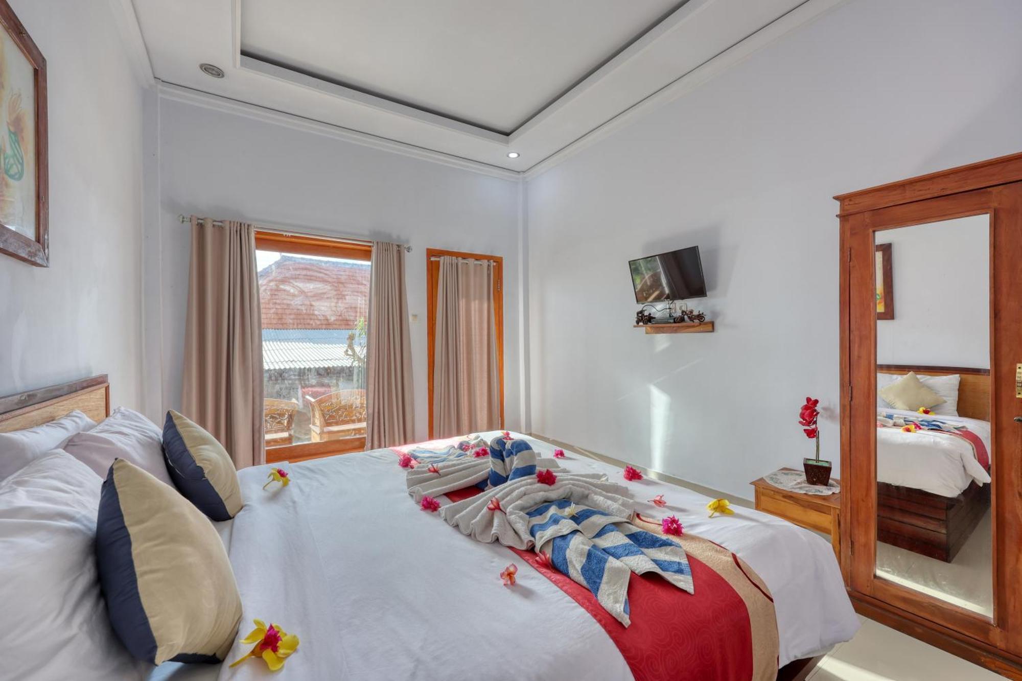 Manta Cottage Seaview Plus Batununggul Exterior photo